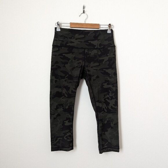Lululemon gator green black incognito camo Wunder Under luxtreme crop leggings - Picture 2 of 6